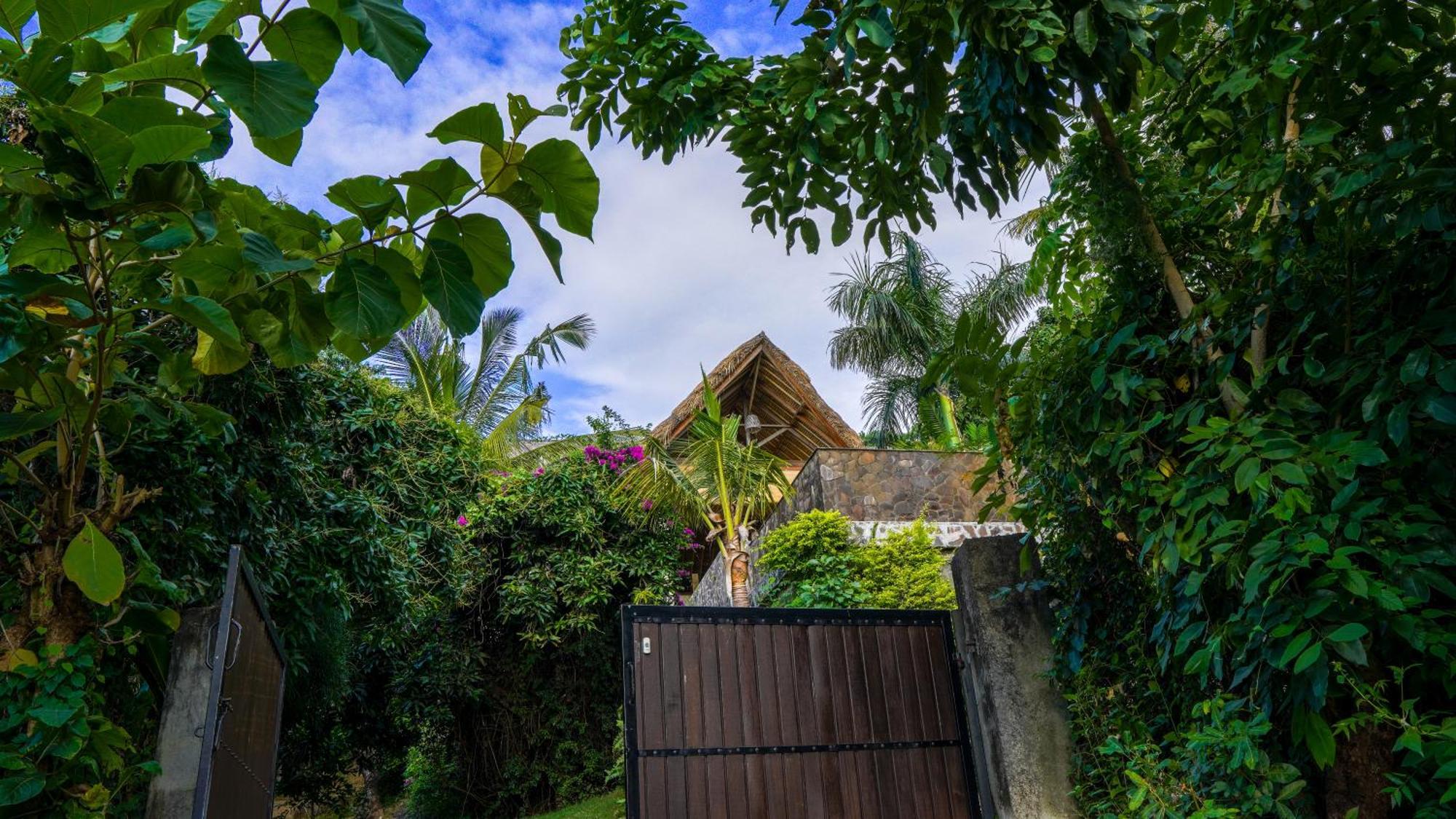 Sanglung Villas & Suites Kubutambahan  Bilik gambar